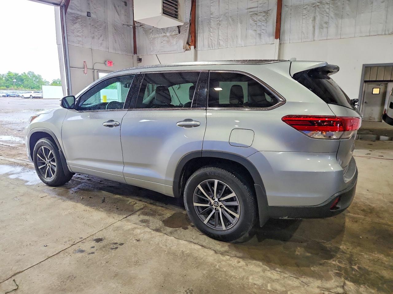 2017 TOYOTA HIGHLANDER