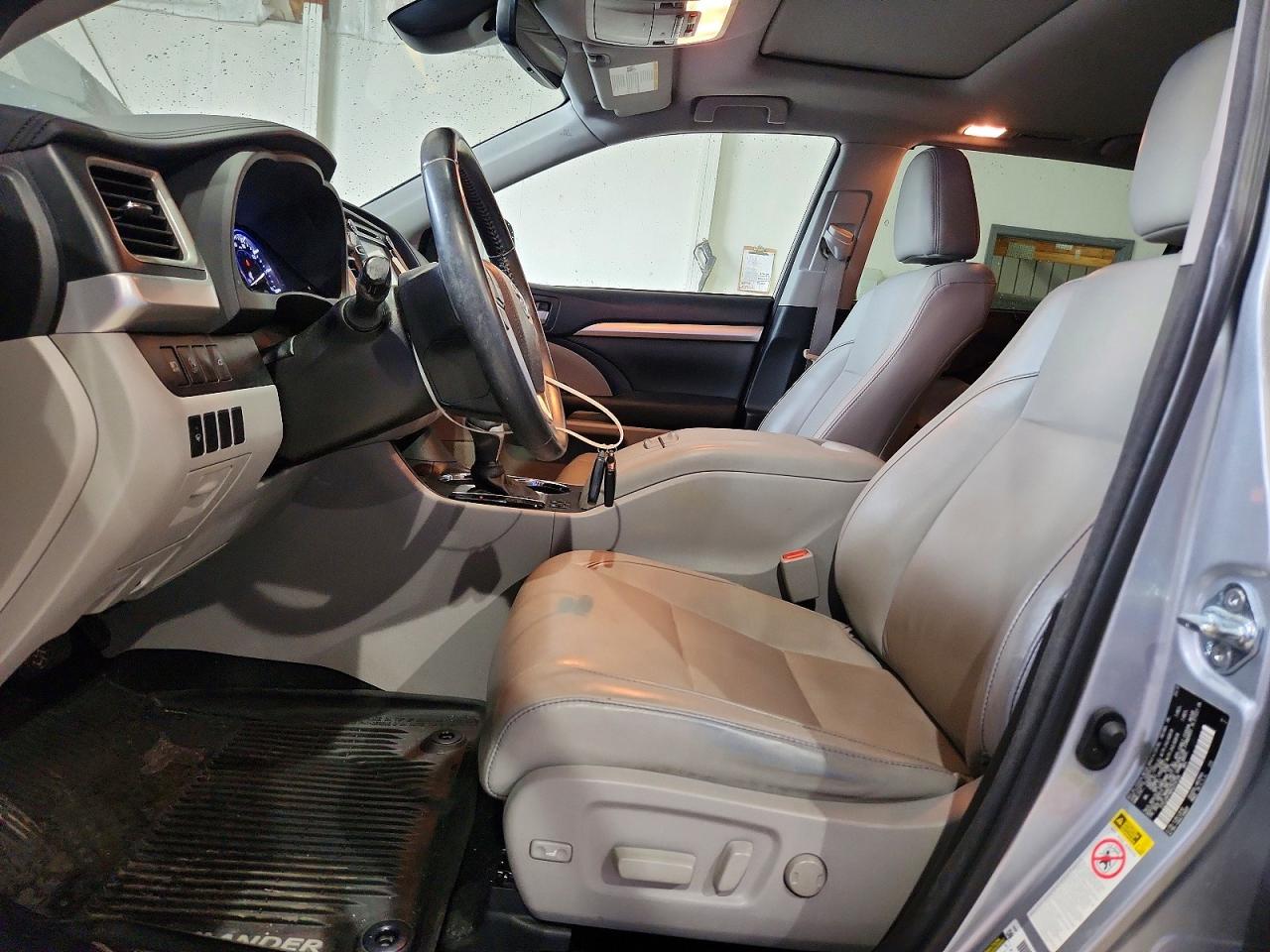 2017 TOYOTA HIGHLANDER