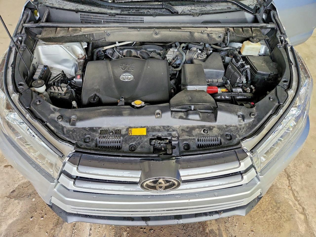 2017 TOYOTA HIGHLANDER