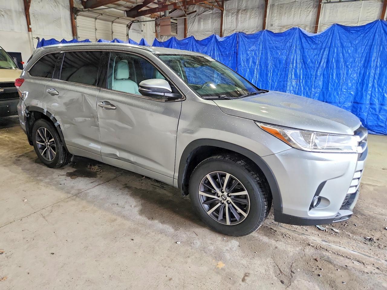 2017 TOYOTA HIGHLANDER