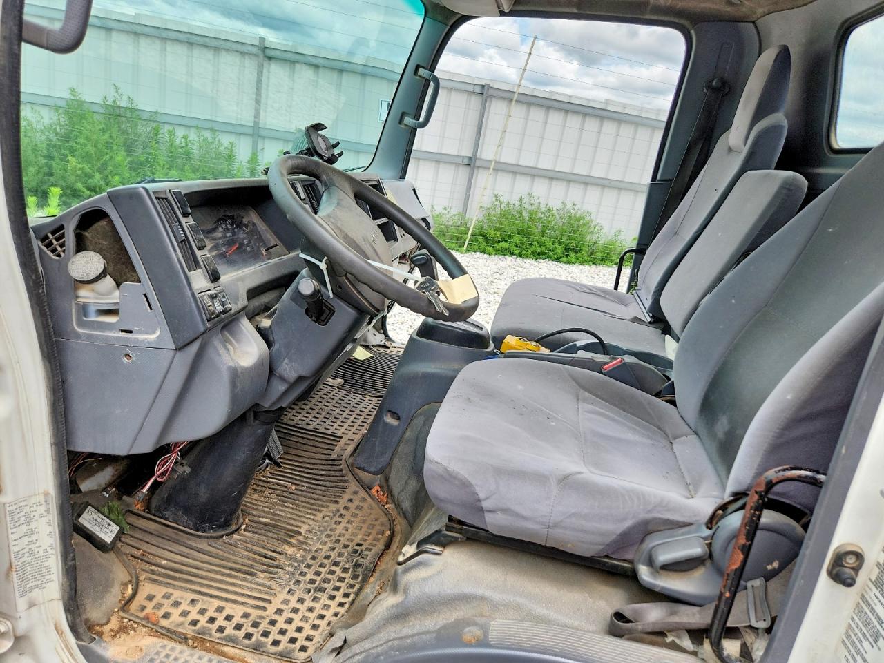 2017 ISUZU NPR