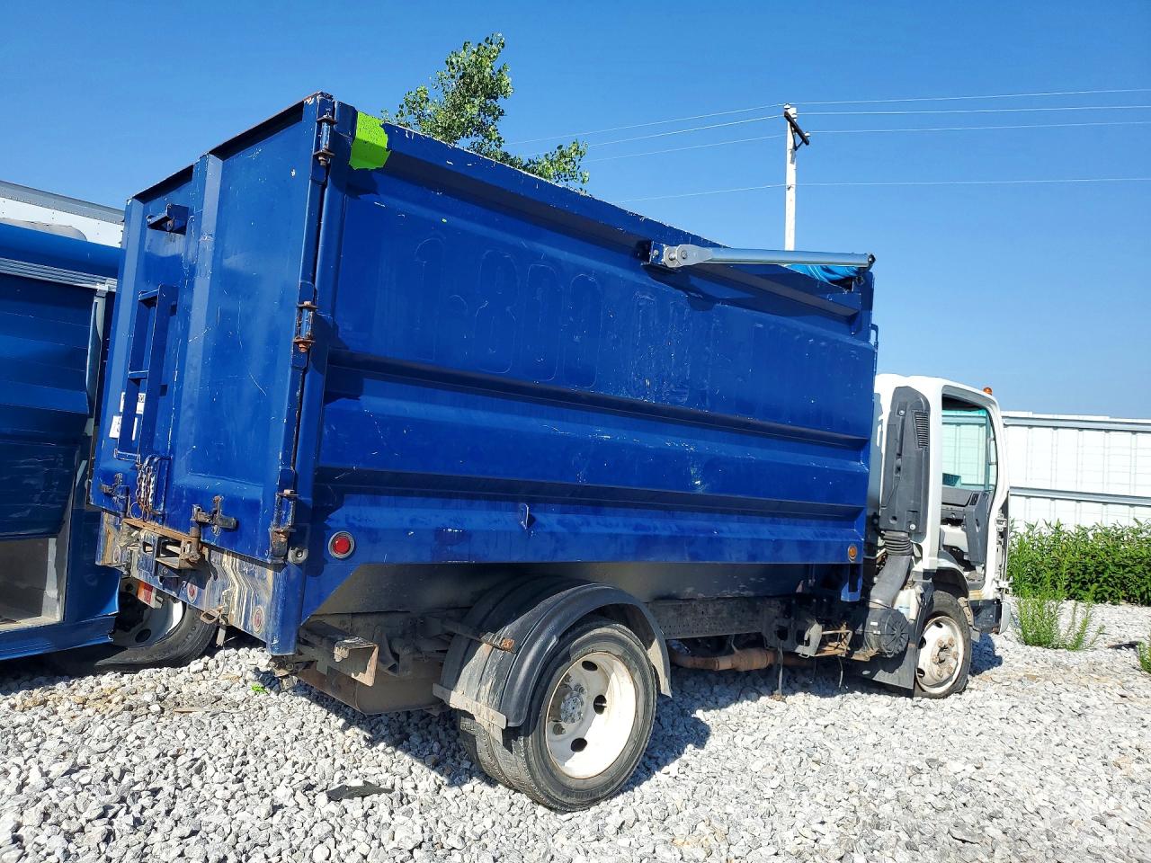 2017 ISUZU NPR