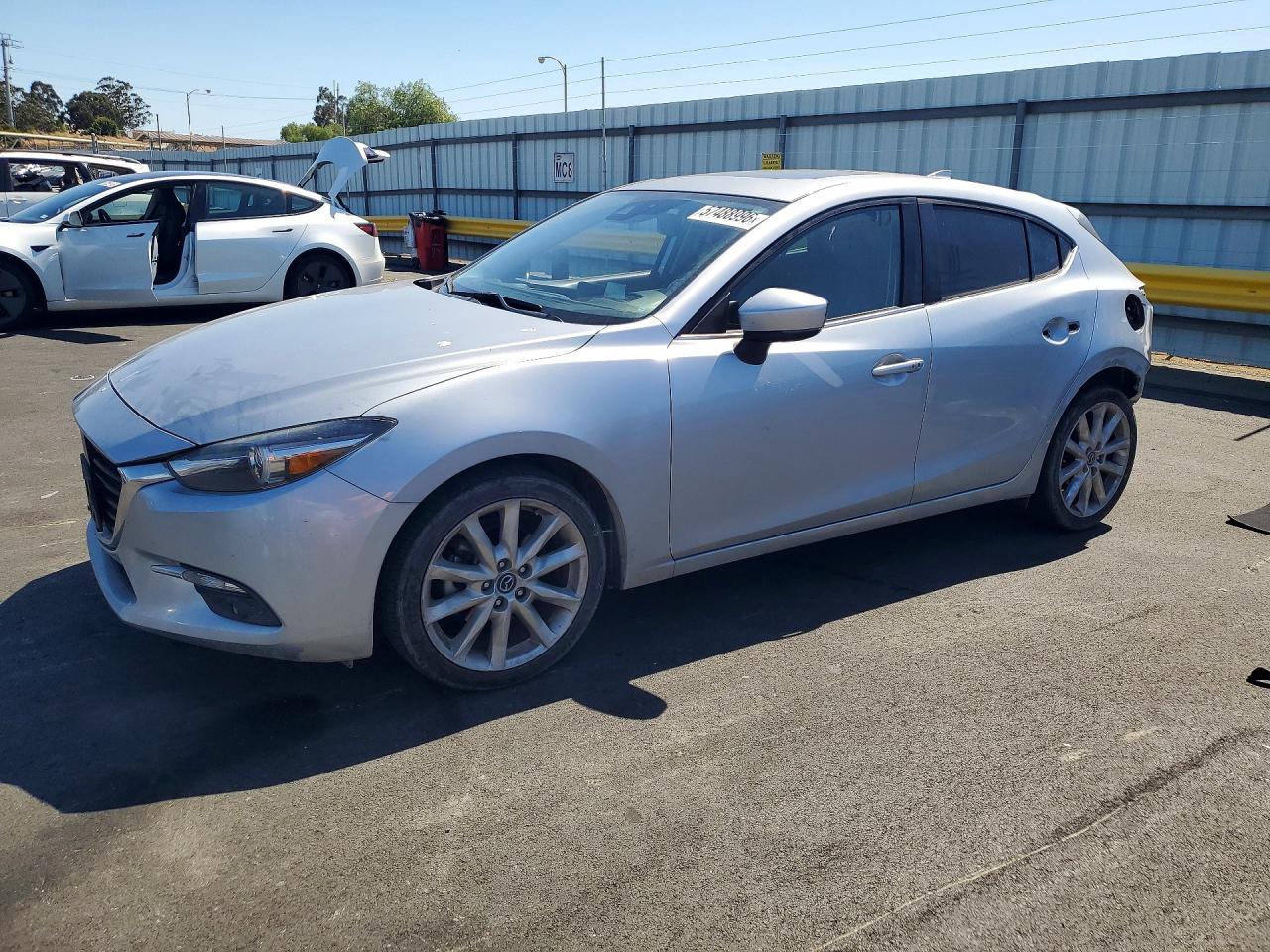 2017 MAZDA 3