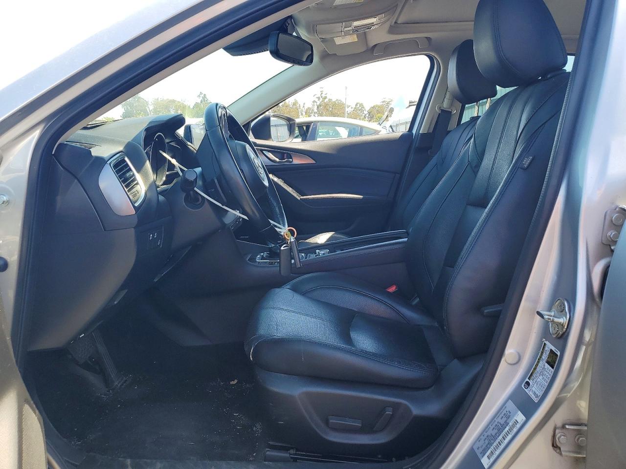 2017 MAZDA 3