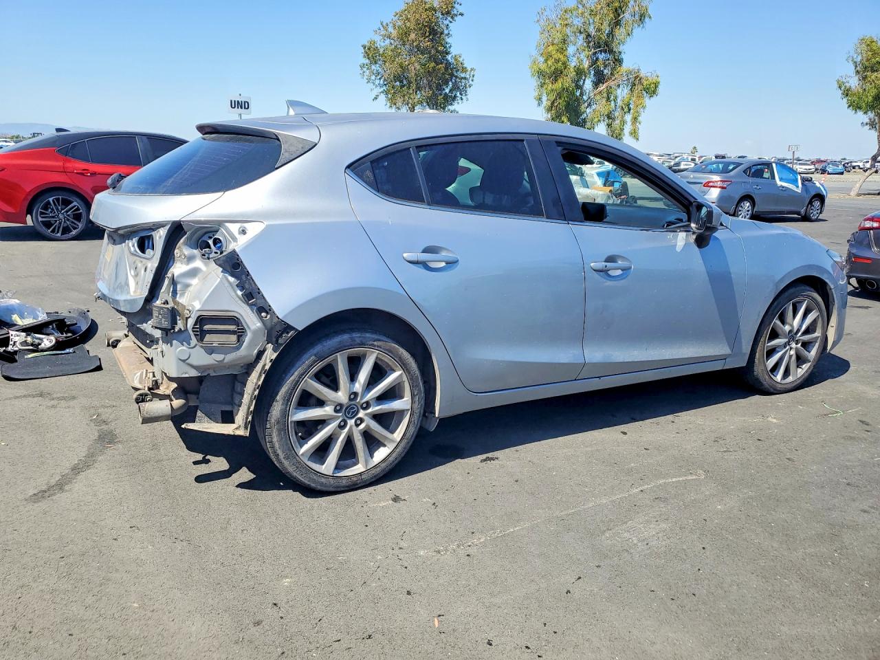 2017 MAZDA 3