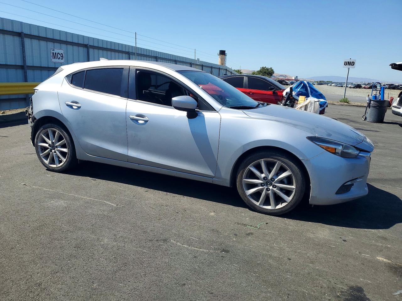 2017 MAZDA 3