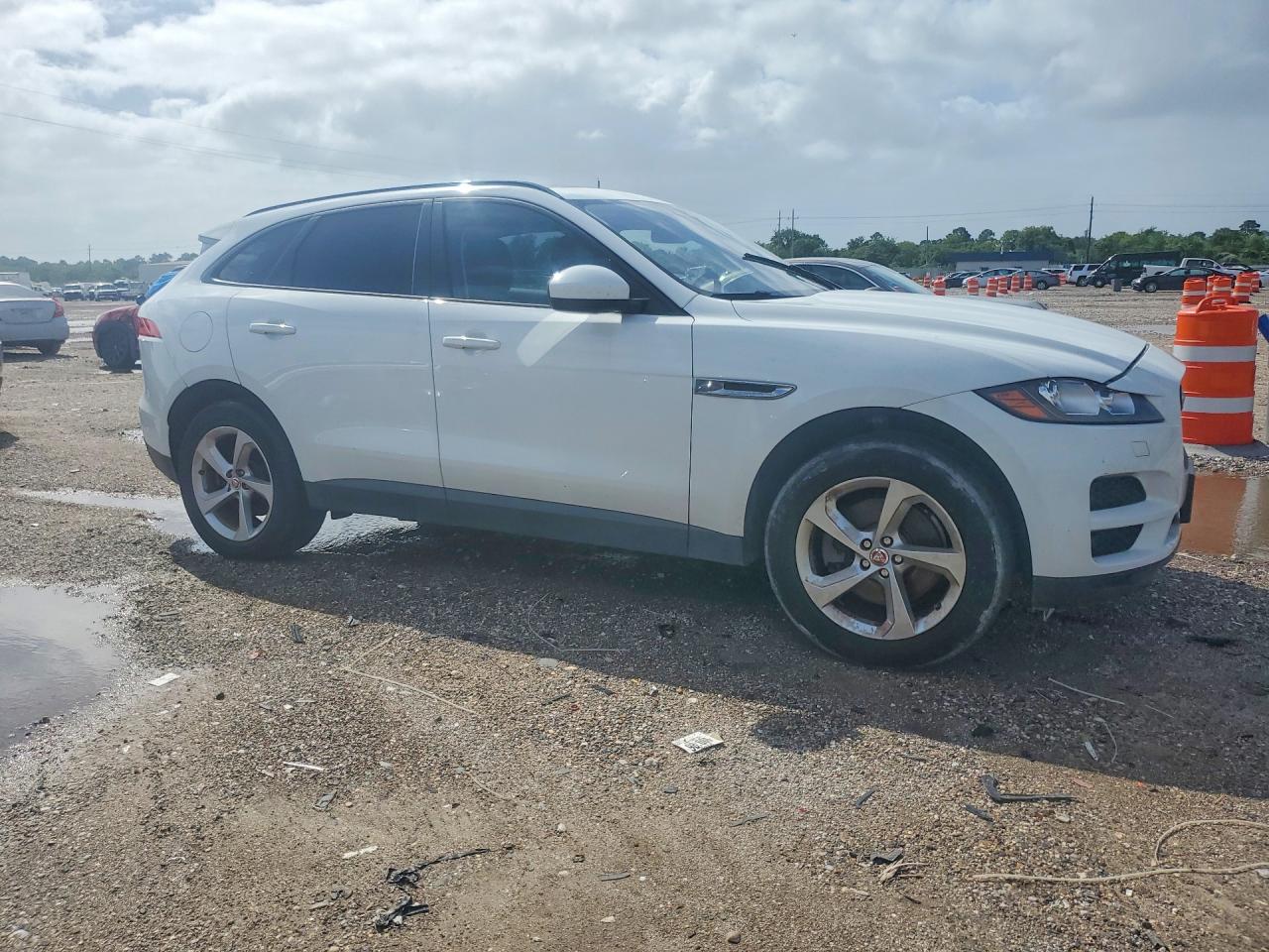 2017 JAGUAR F-PACE