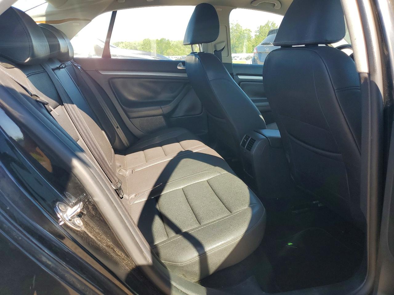 2010 VOLKSWAGEN JETTA