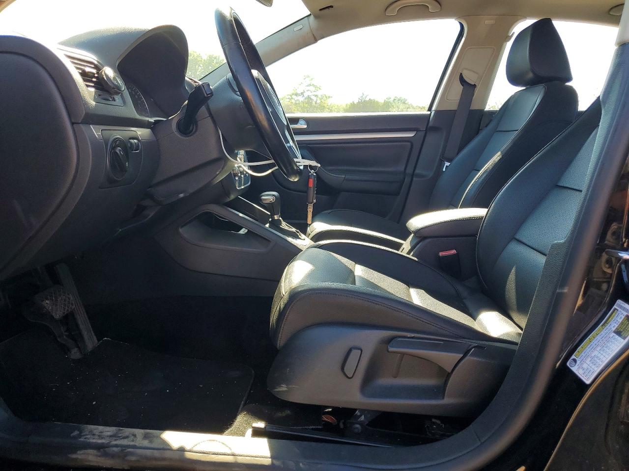 2010 VOLKSWAGEN JETTA