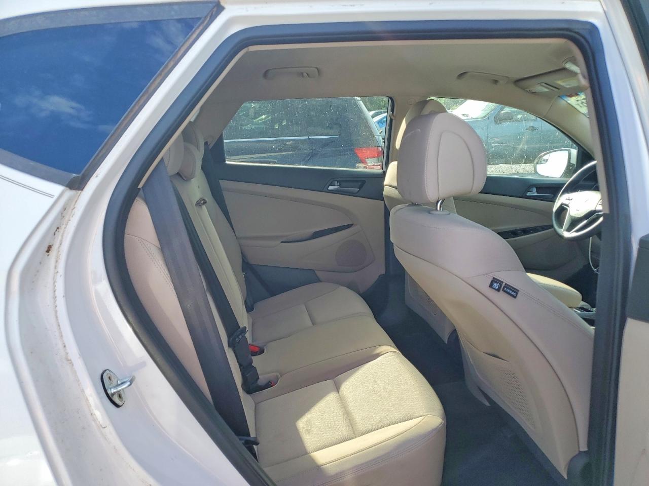 2016 HYUNDAI TUCSON