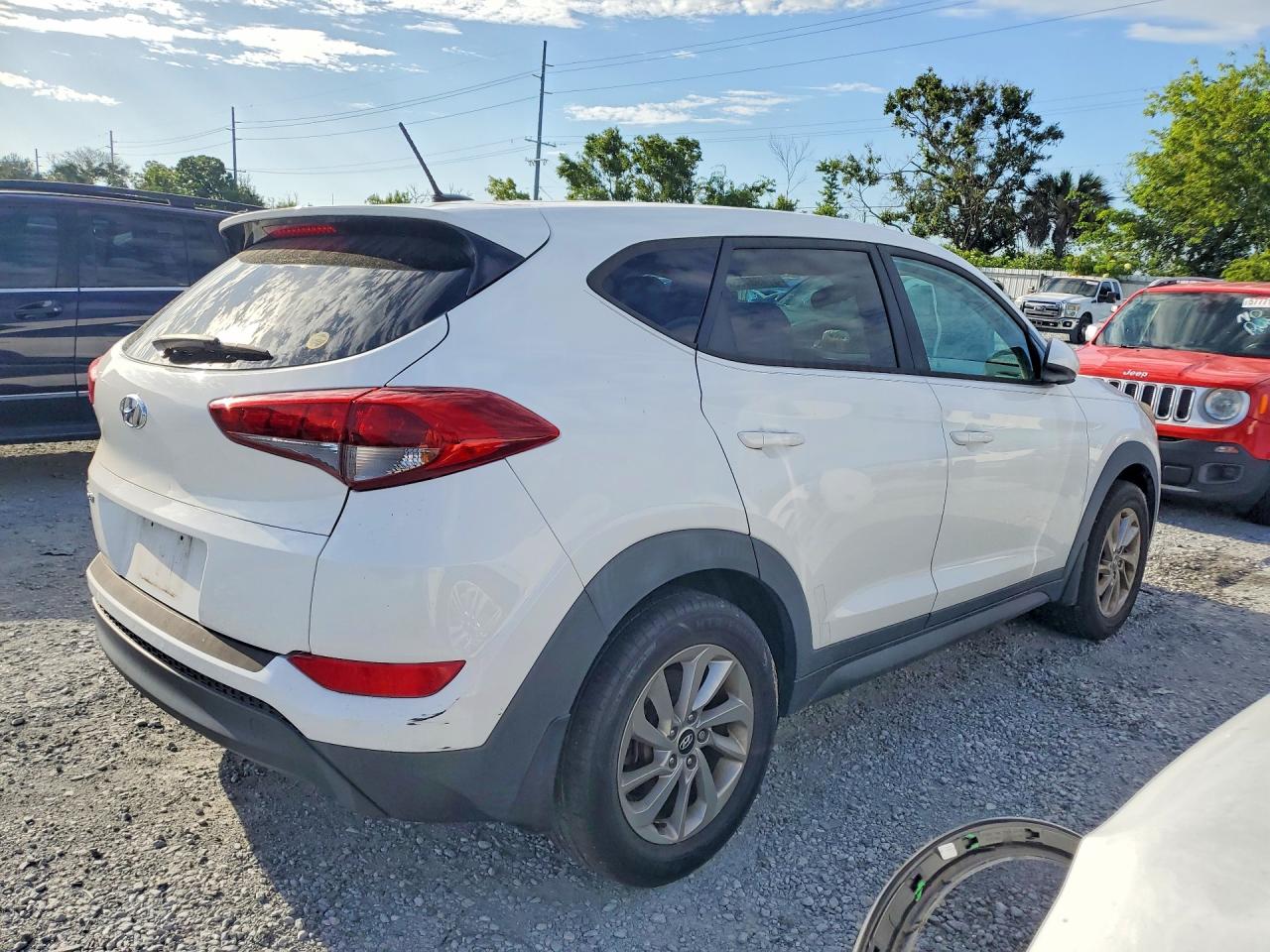 2016 HYUNDAI TUCSON