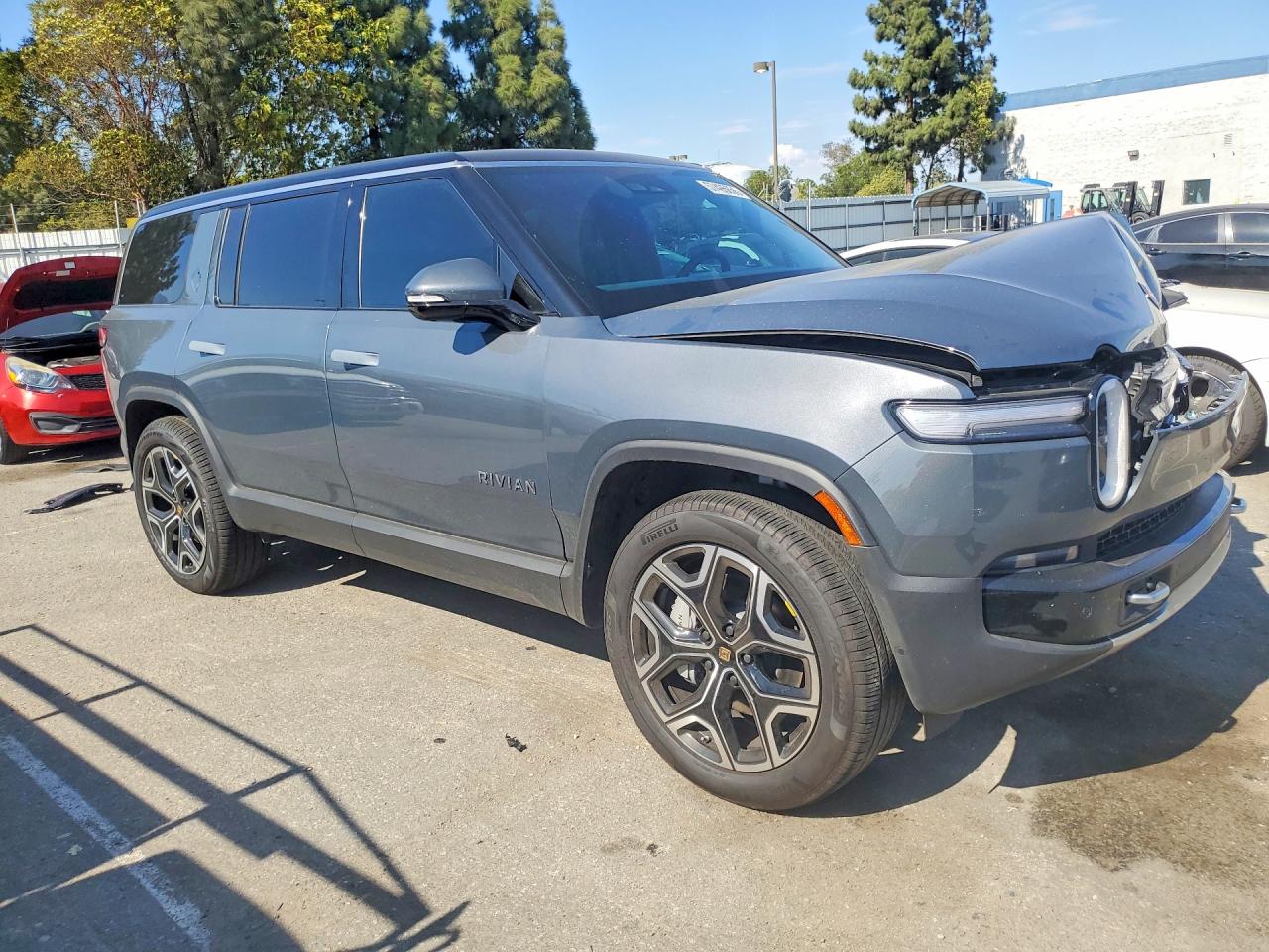 2025 RIVIAN RIS