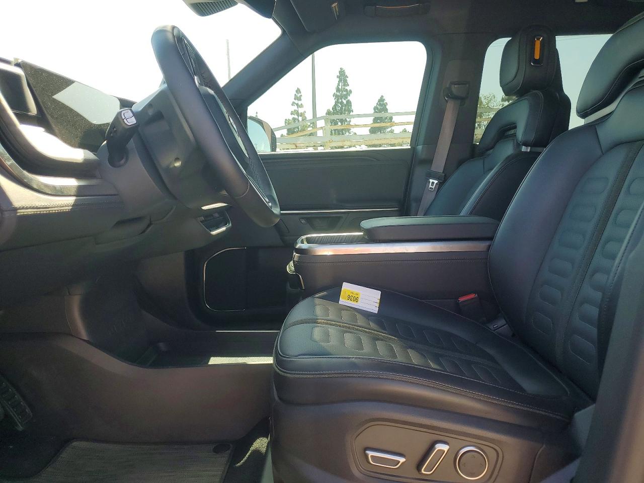 2025 RIVIAN RIS