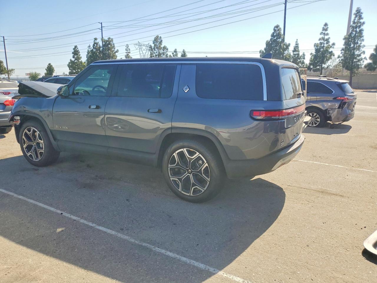 2025 RIVIAN RIS