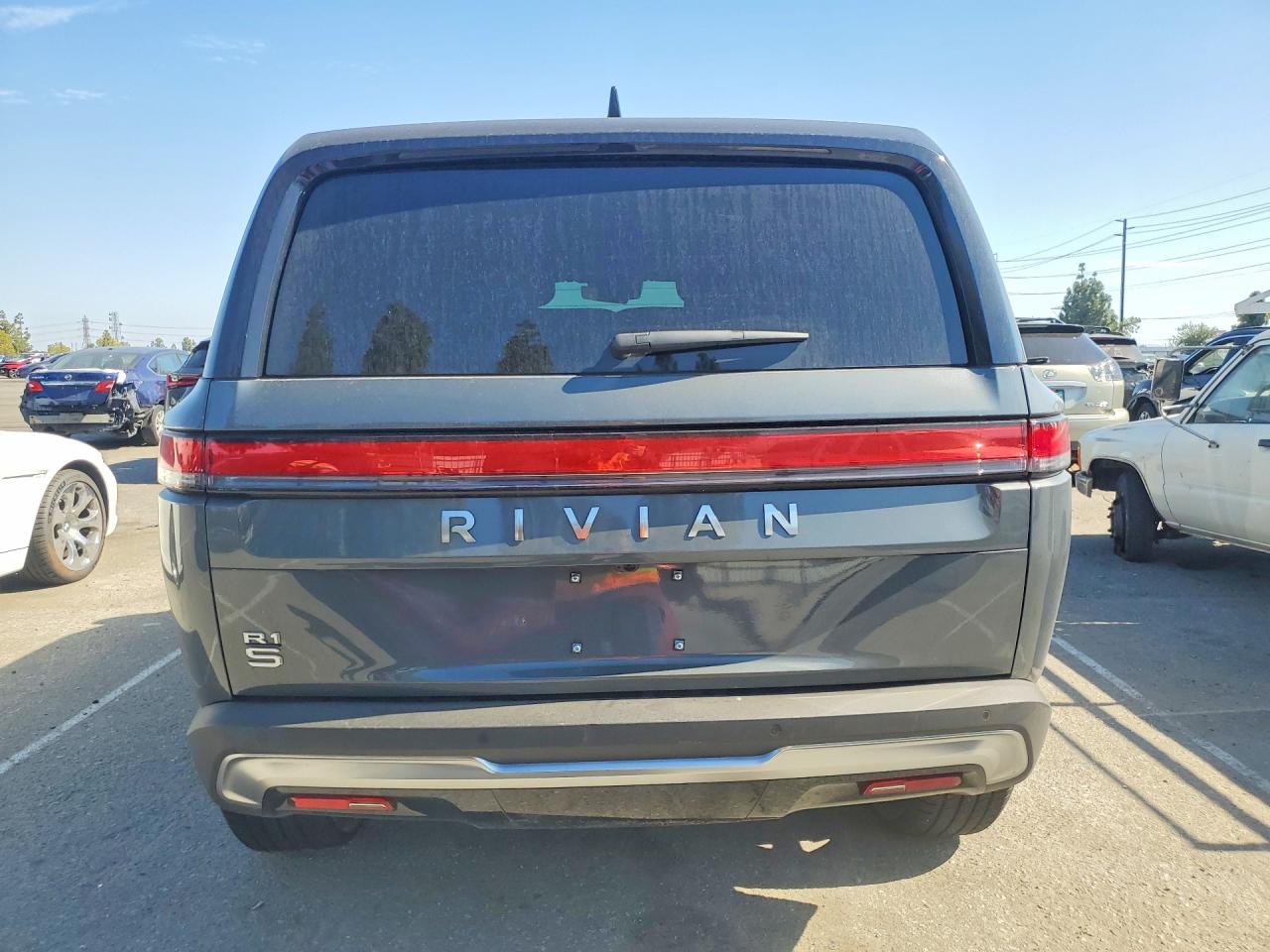 2025 RIVIAN RIS