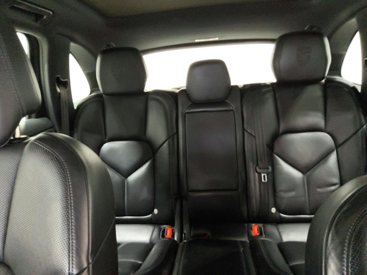 2017 PORSCHE CAYENNE