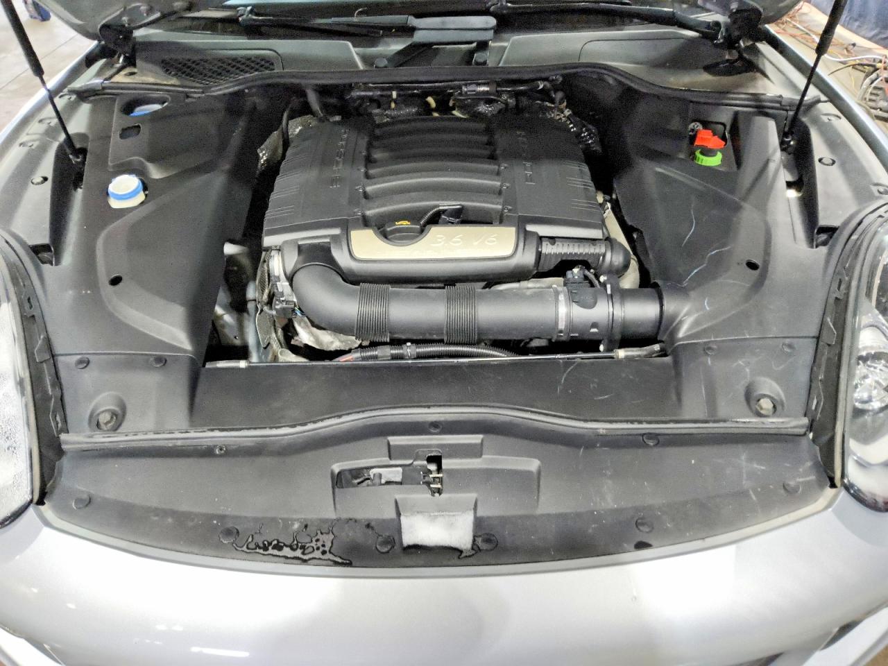 2017 PORSCHE CAYENNE