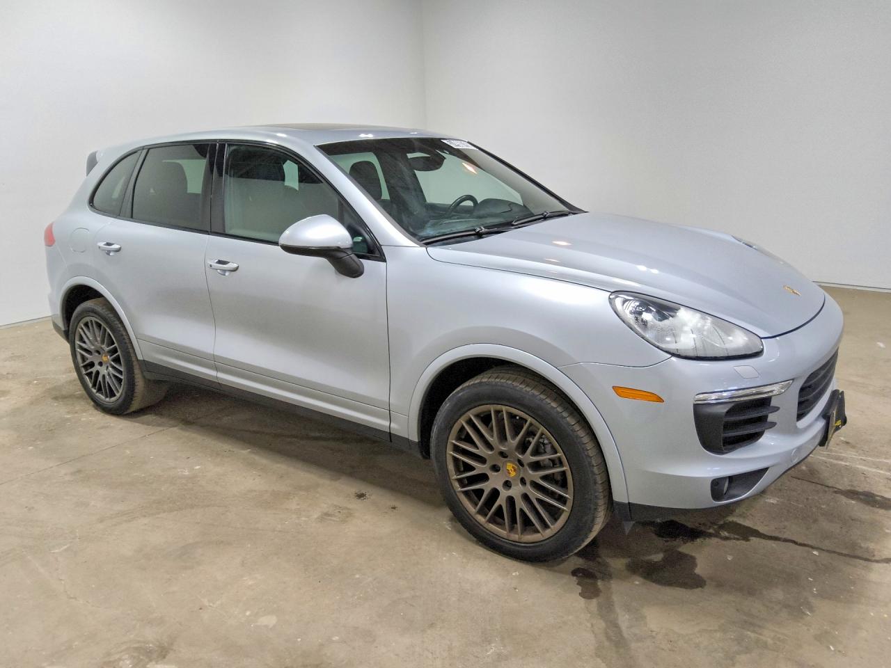 2017 PORSCHE CAYENNE