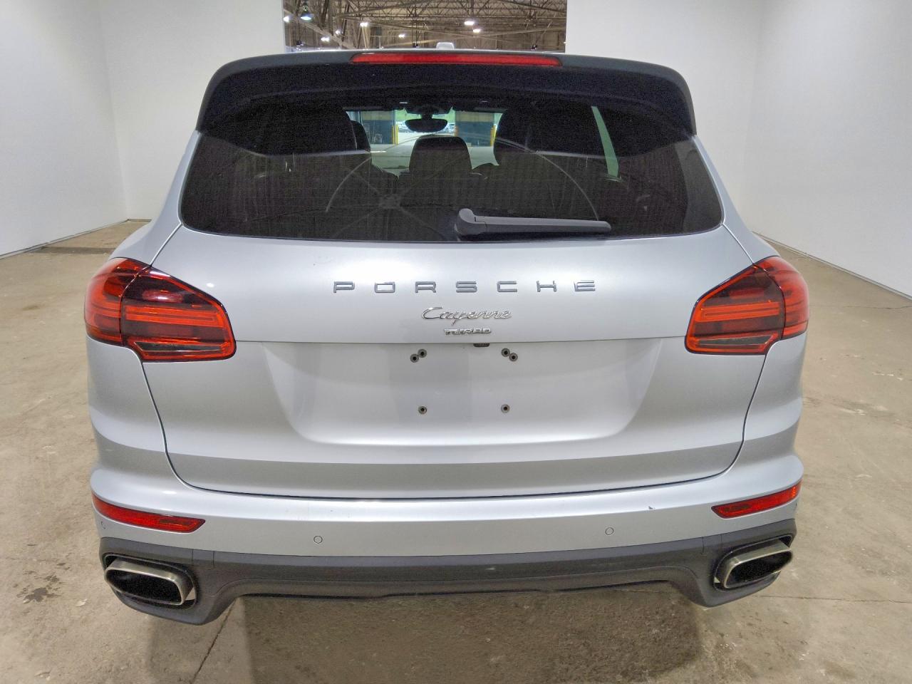 2017 PORSCHE CAYENNE