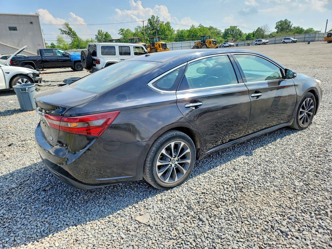 2016 TOYOTA AVALON