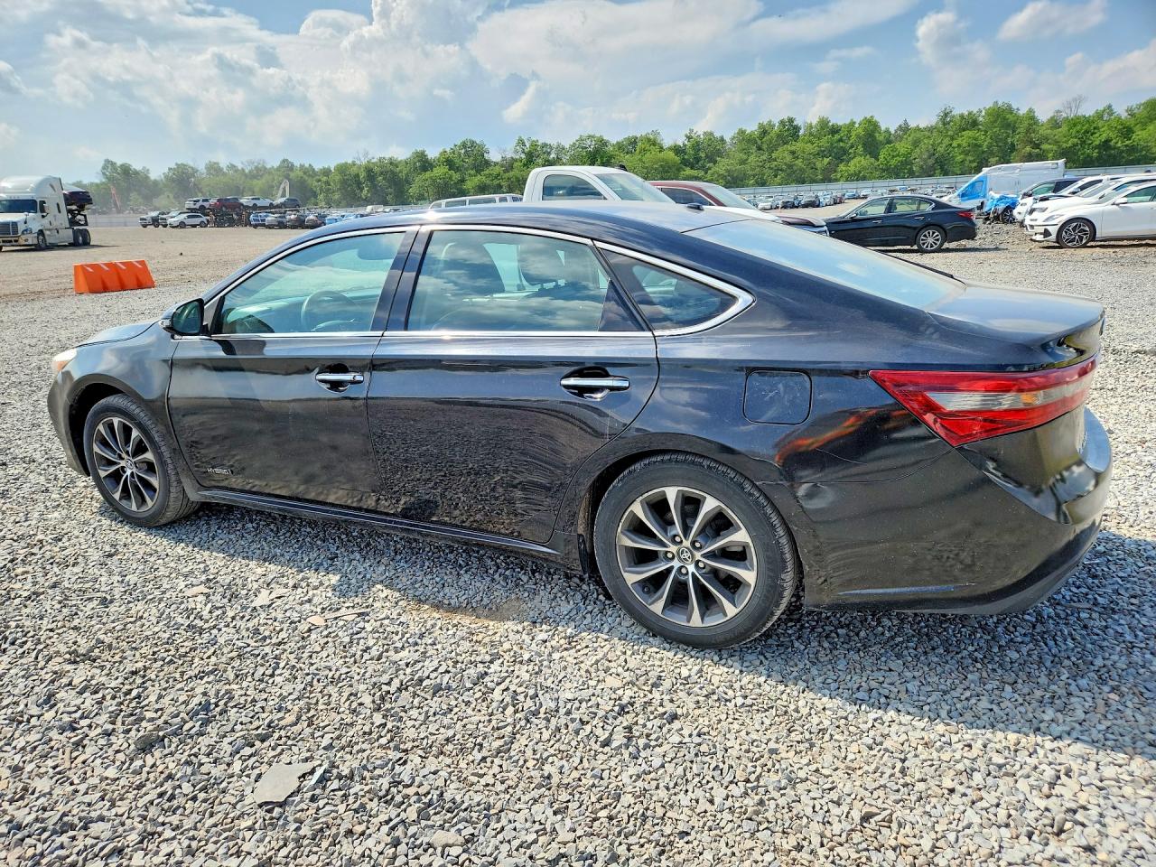 2016 TOYOTA AVALON