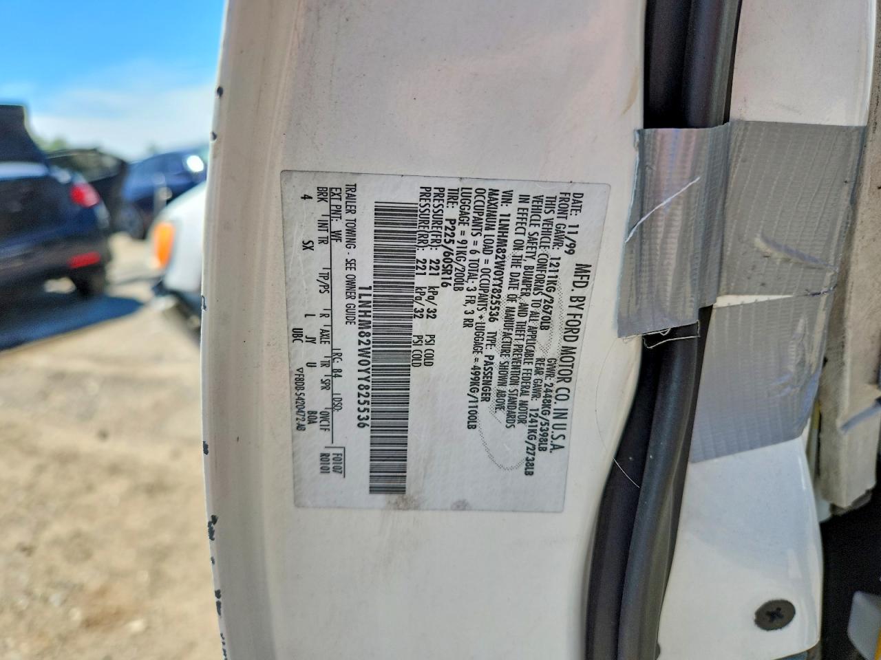 2000 LINCOLN TOWNCAR