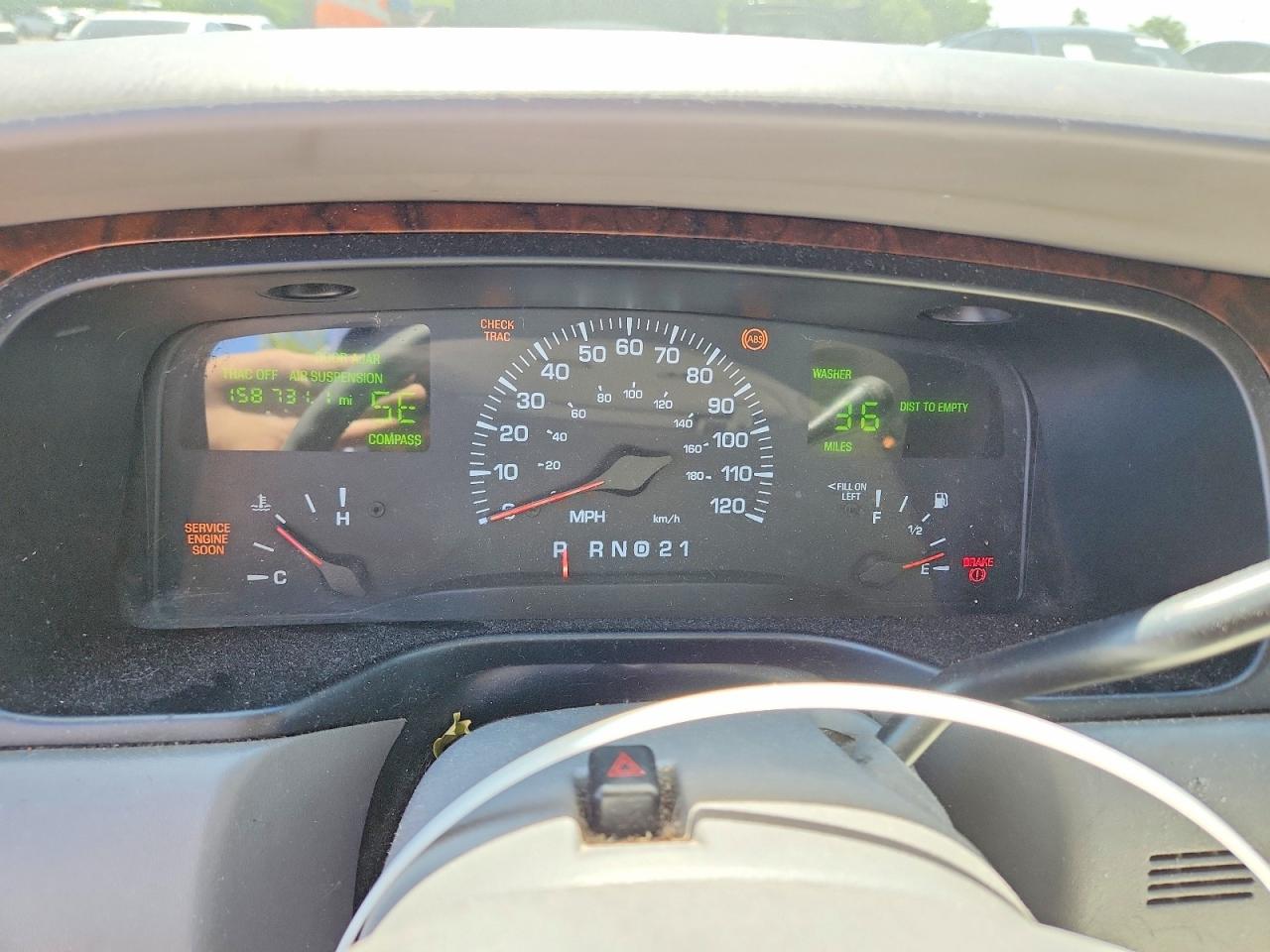 2000 LINCOLN TOWNCAR