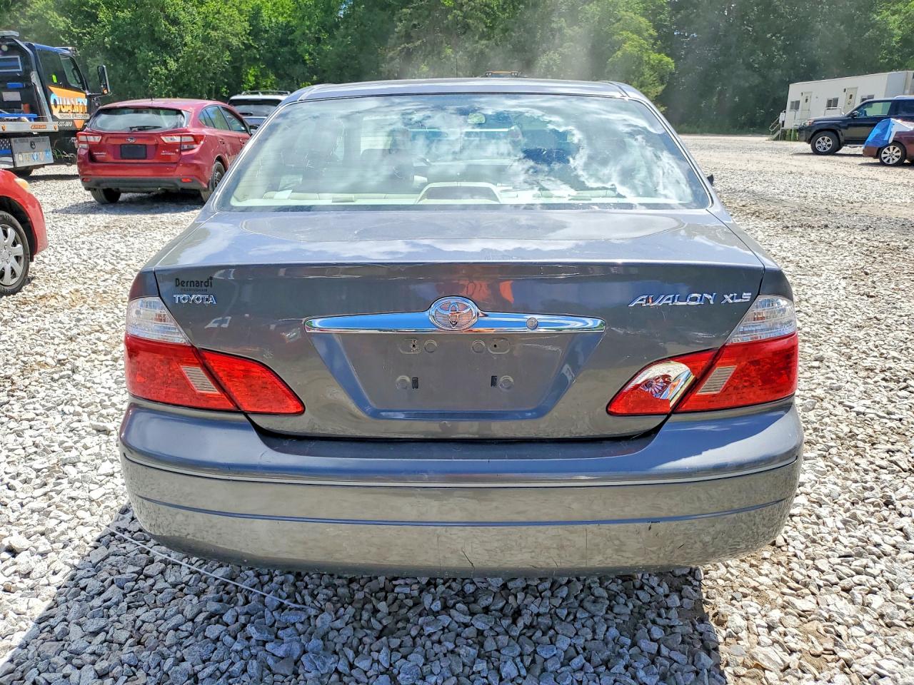 2004 TOYOTA AVALON