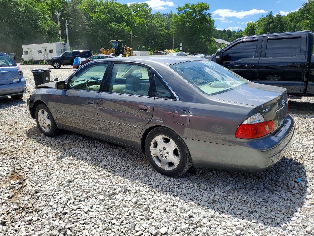 2004 TOYOTA AVALON