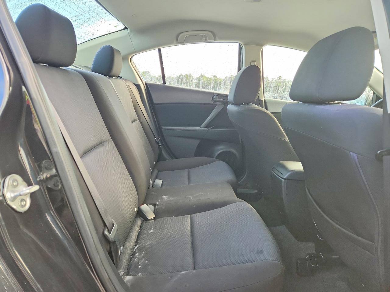 2011 MAZDA 3