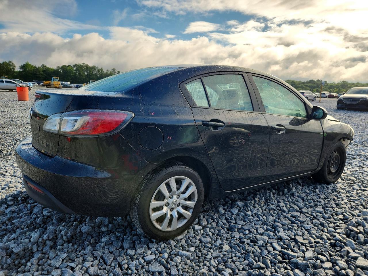 2011 MAZDA 3