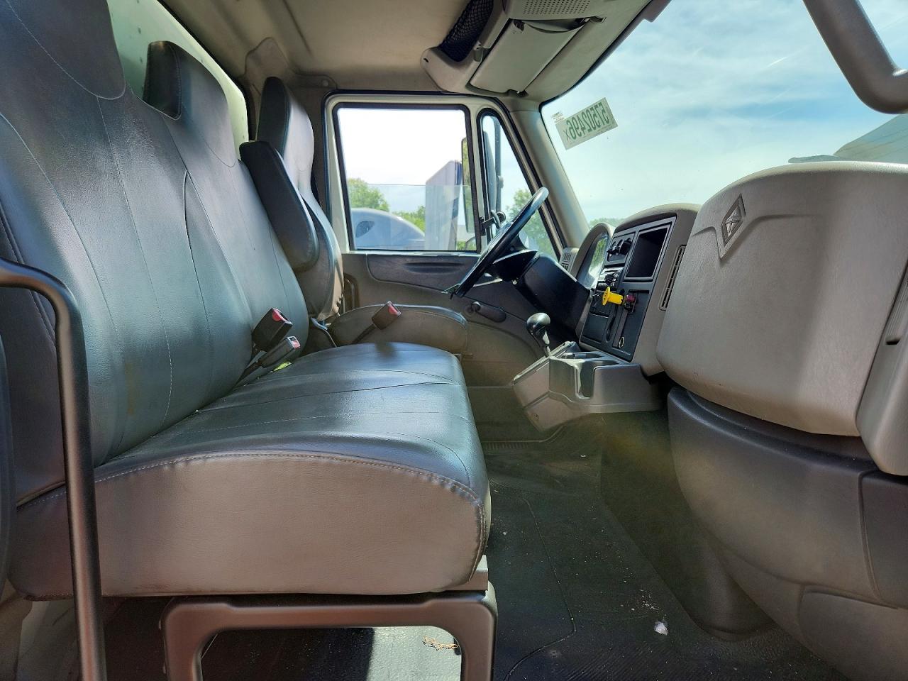 2015 INTERNATIONAL 4000 SERIE
