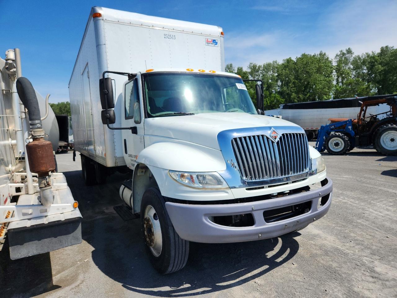 2015 INTERNATIONAL 4000 SERIE