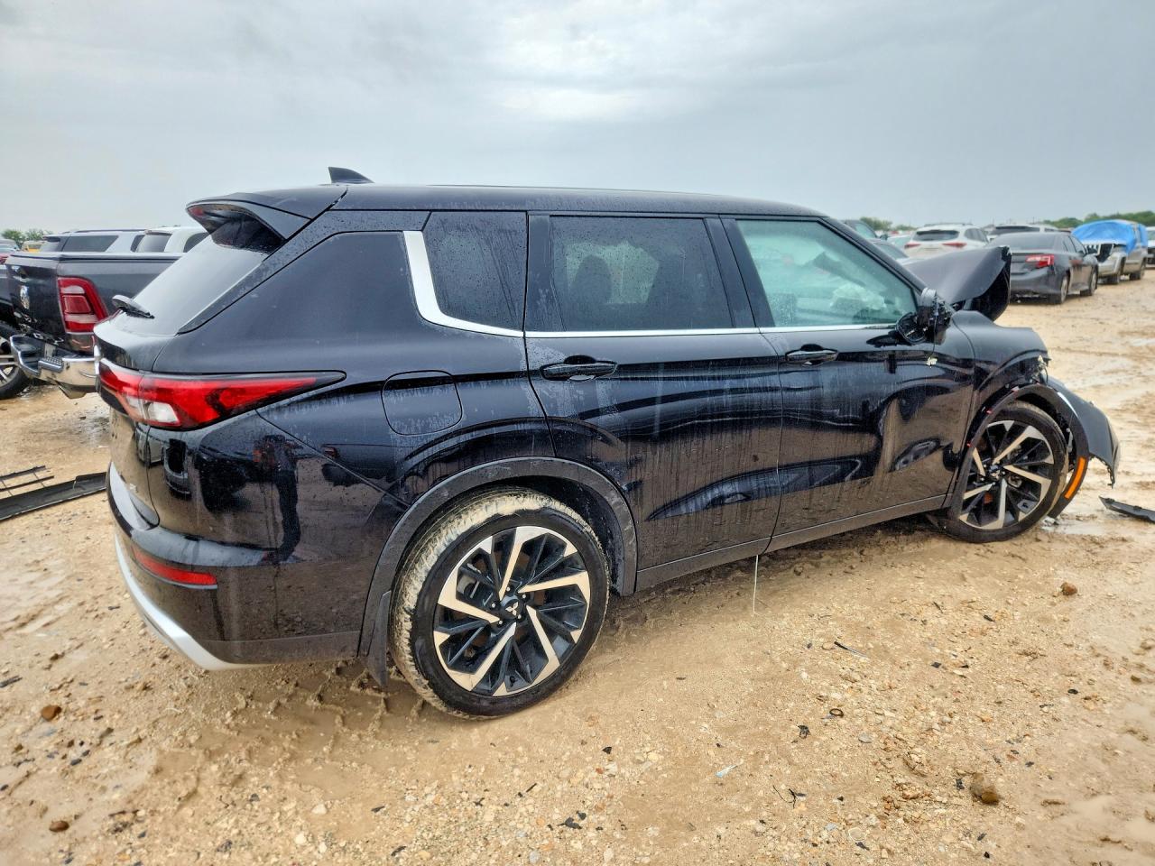2024 MITSUBISHI OUTLANDER