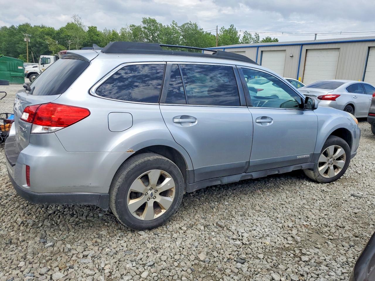 2012 SUBARU OUTBACK