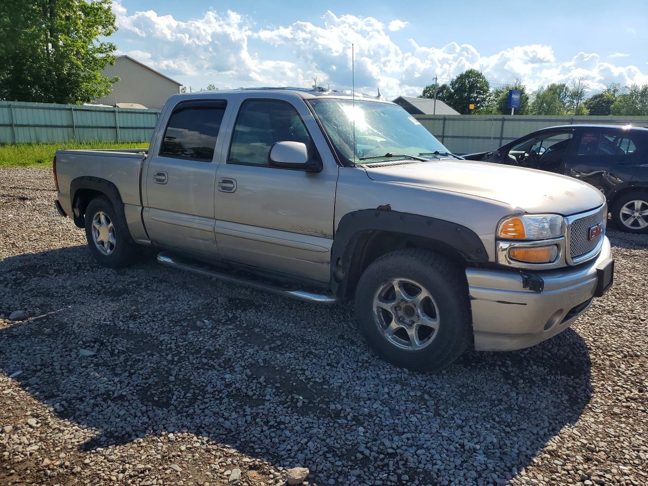 2005 GMC SIERRA