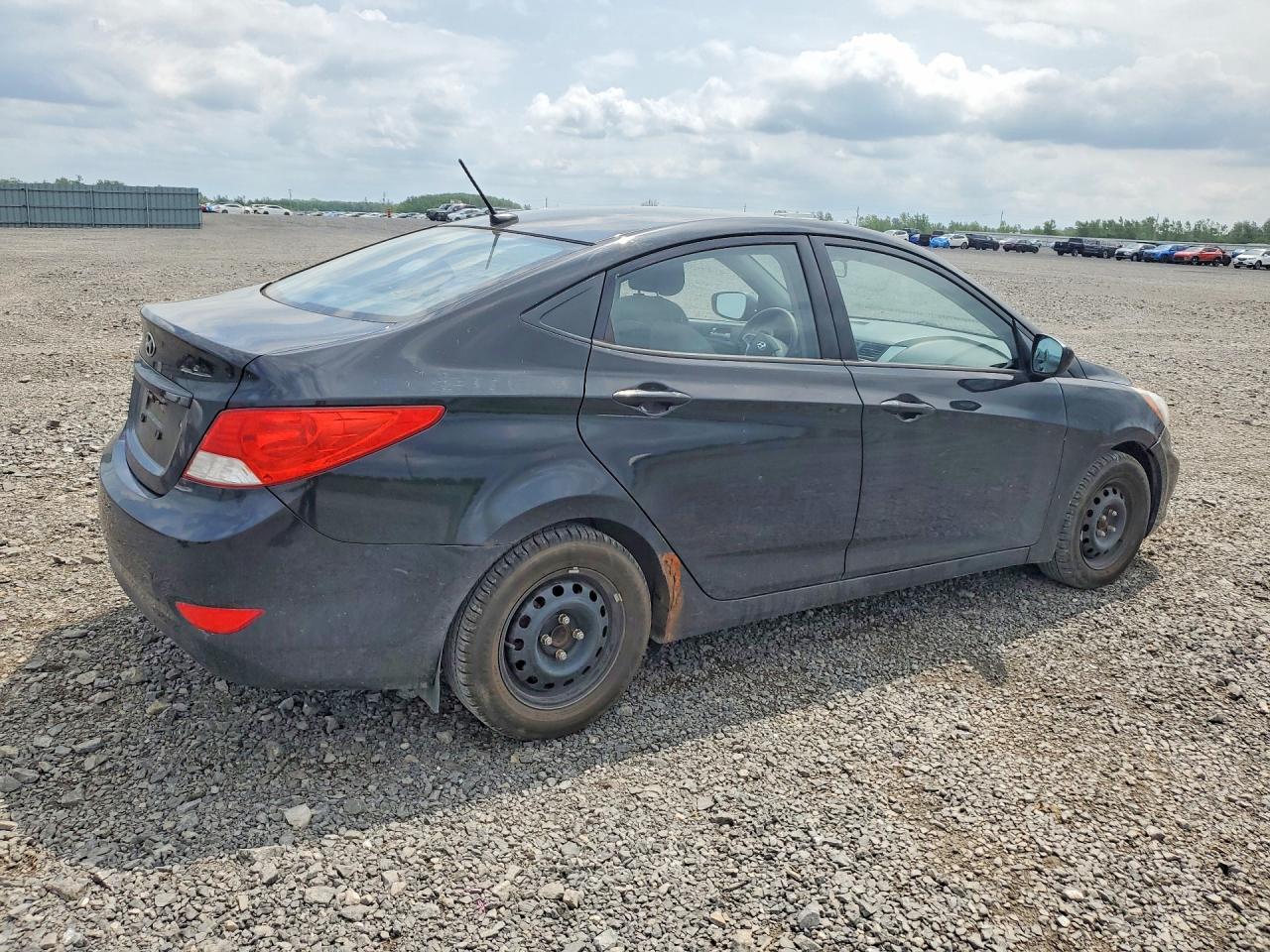 2014 HYUNDAI ACCENT