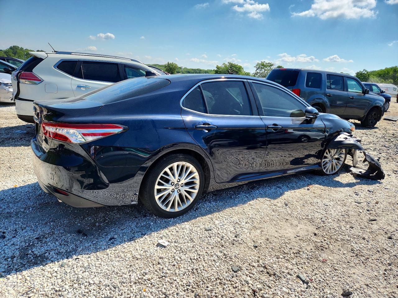 2018 TOYOTA CAMRY