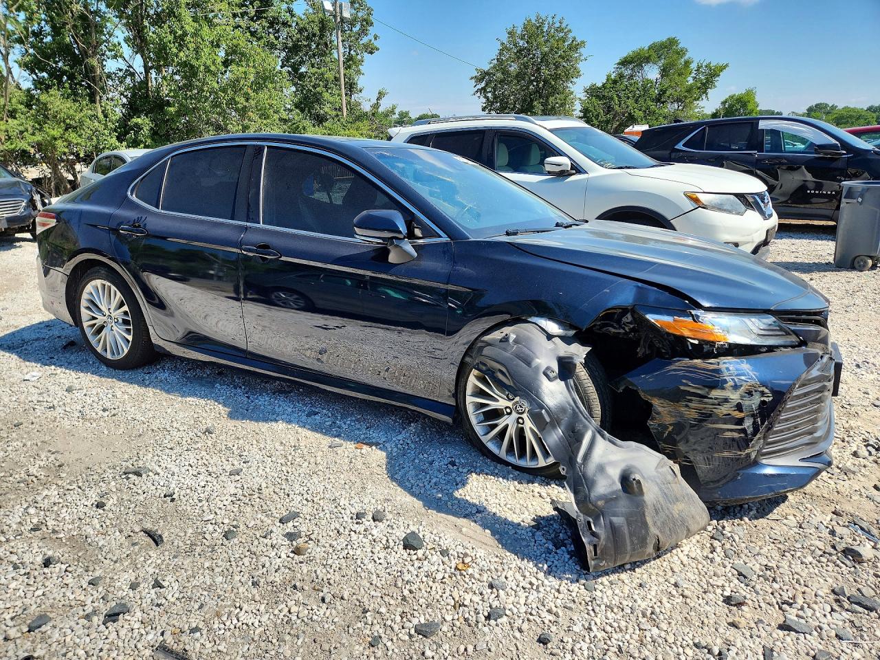 2018 TOYOTA CAMRY