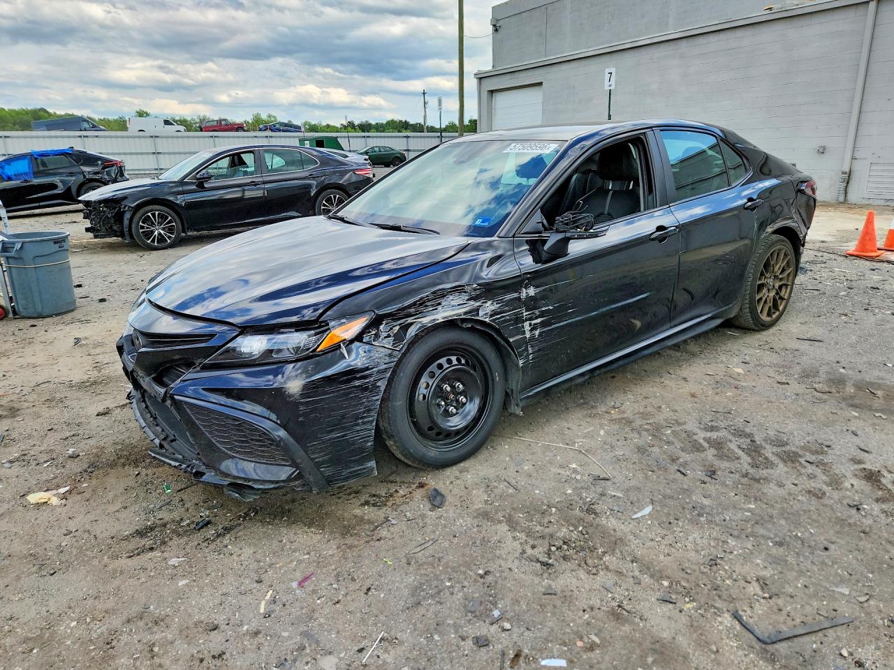 2023 TOYOTA CAMRY