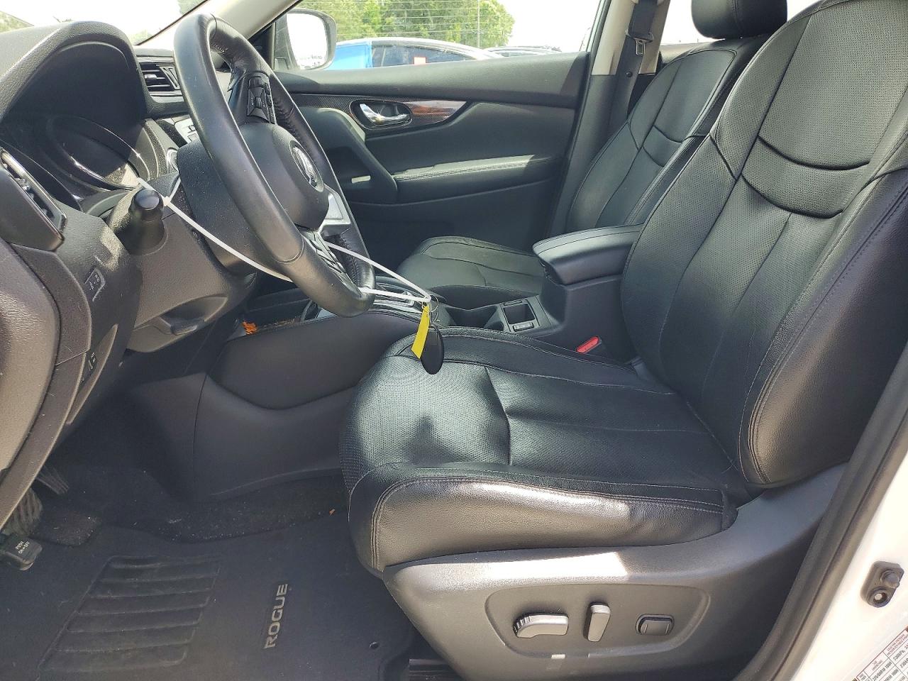 2017 NISSAN ROGUE