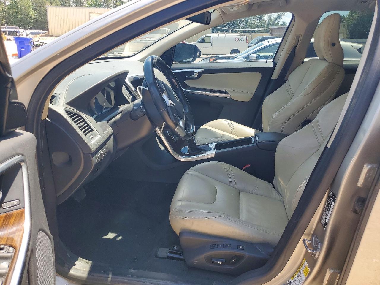 2014 VOLVO XC60