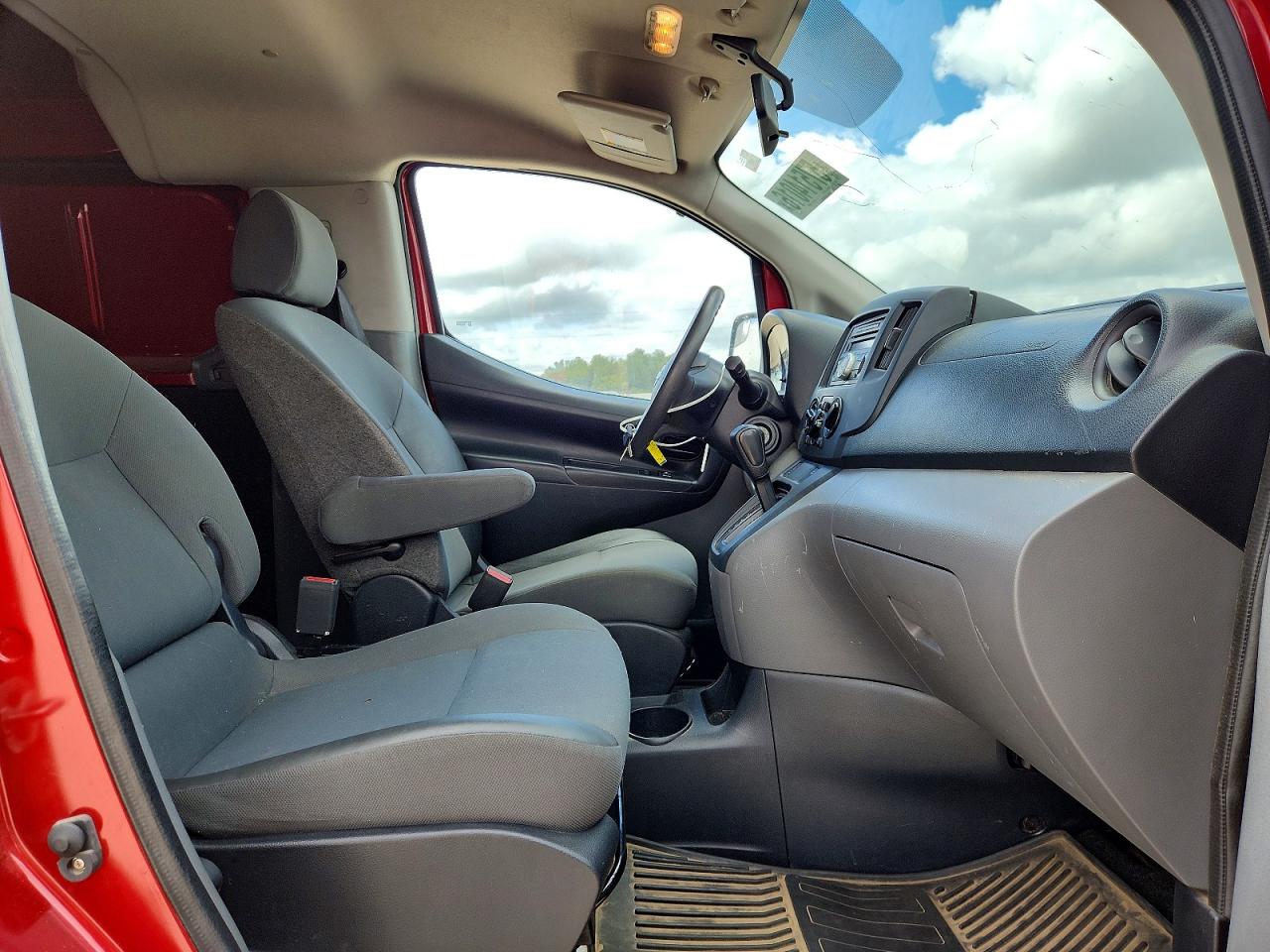 2017 NISSAN NV