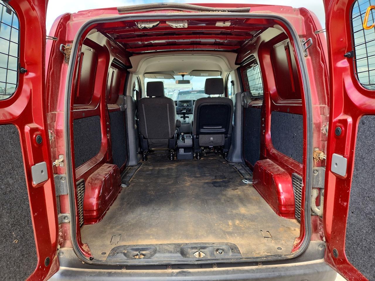 2017 NISSAN NV