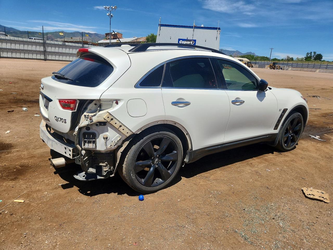 2017 INFINITI QX70