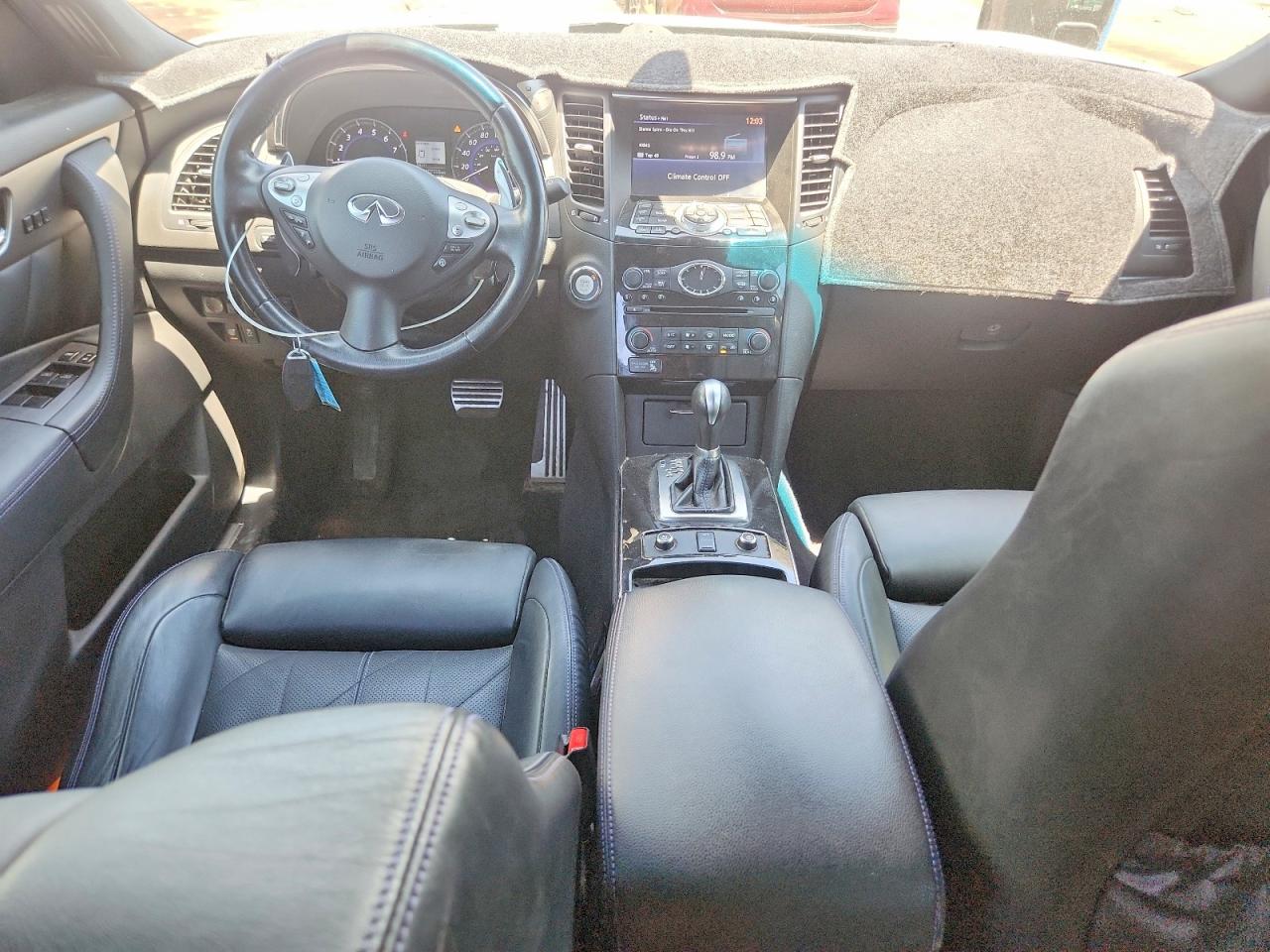 2017 INFINITI QX70
