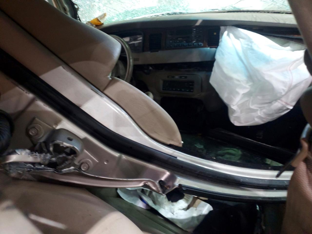 2001 LINCOLN TOWNCAR