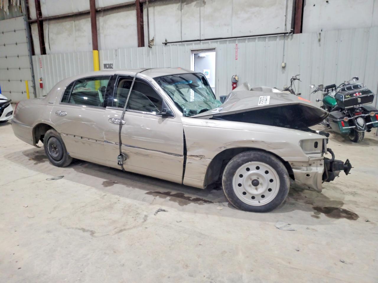 2001 LINCOLN TOWNCAR