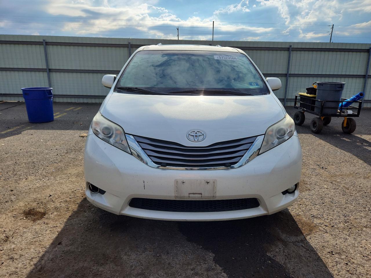 2016 TOYOTA SIENNA