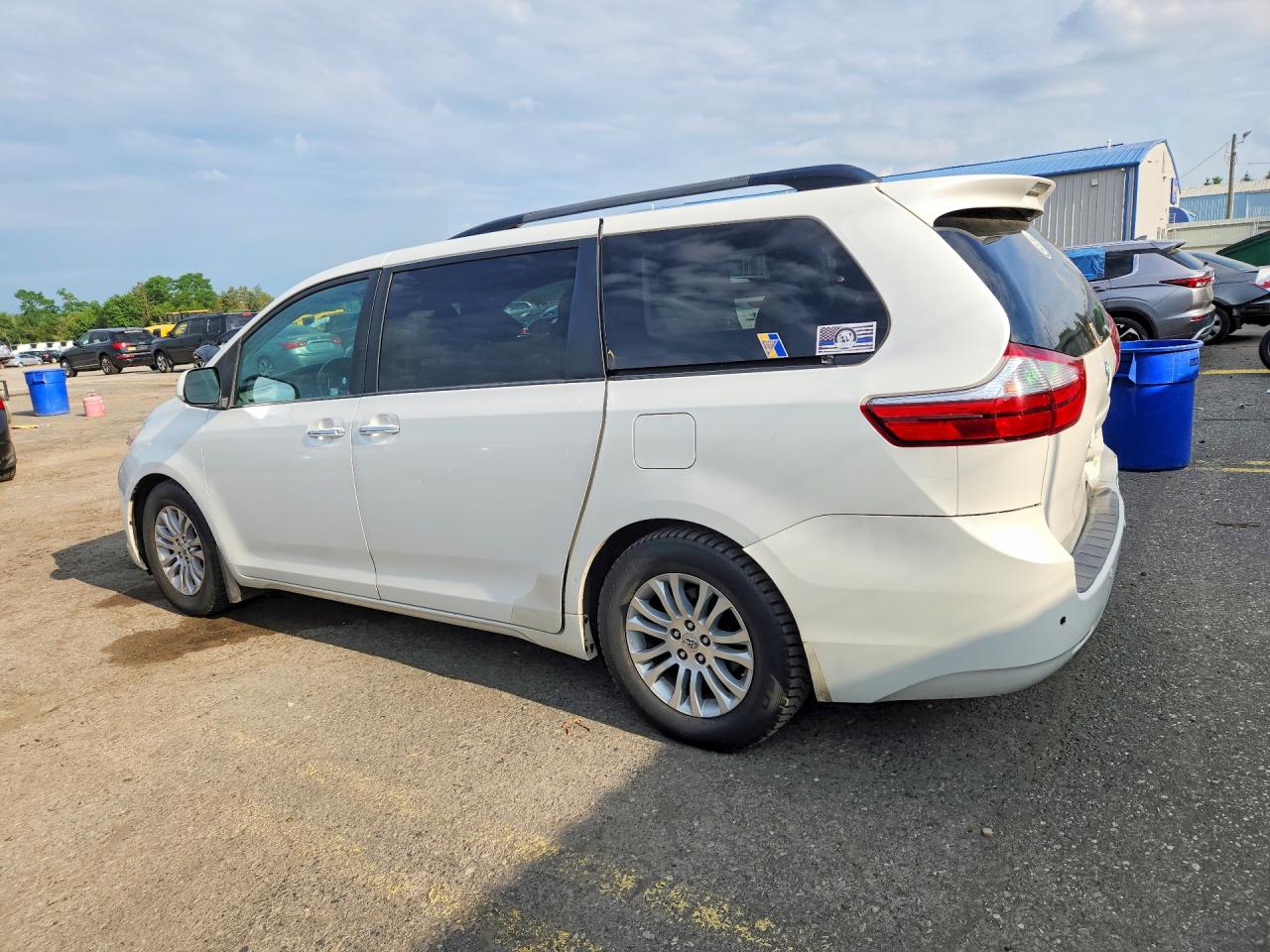 2016 TOYOTA SIENNA